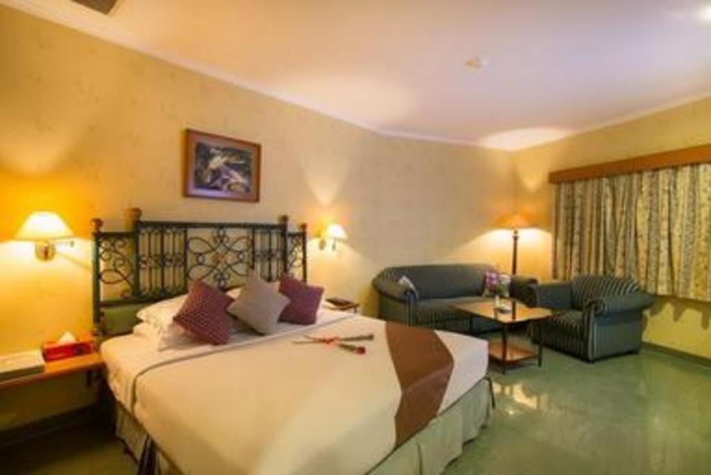 Classic Hotel Джакарта Экстерьер фото