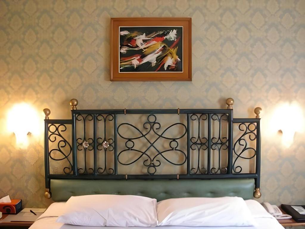Classic Hotel Джакарта Экстерьер фото